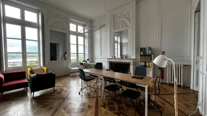 Bureaux à louer Bordeaux centre immeuble en pierre avec cachet - Offre immobilière - Arthur Loyd