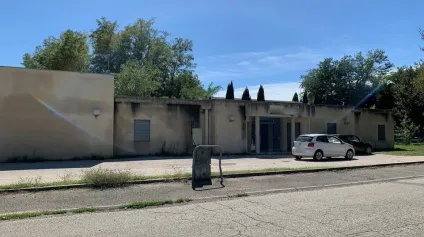 Bureaux à vendre avec terrain privatif à Avignon Courtine en rez-de-chaussée - Offre immobilière - Arthur Loyd