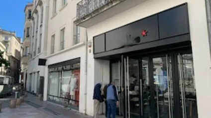 Local commercial à louer à Avignon centre ville avec grande vitrine - Offre immobilière - Arthur Loyd