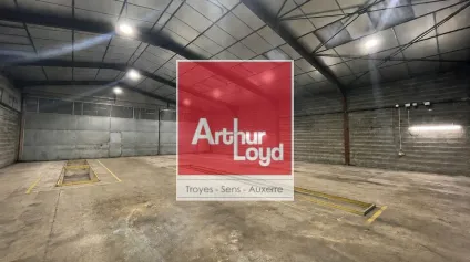 SENS - Opportunité rare - Local d'activités à vendre ! - Offre immobilière - Arthur Loyd