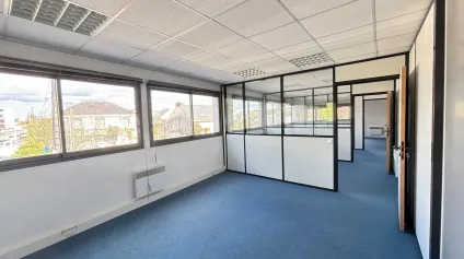 BUREAUX À LOUER-233 M²-NANTES PROXIMITÉ DU TRAM - Offre immobilière - Arthur Loyd