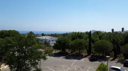 Bureaux PMR avec vue mer et parkings à louer - LE FORUM B - La Ciotat - Offre immobilière - Arthur Loyd