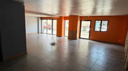 <br />Local commercial Limoges 150 m2 - Secteur gare des bénédictins<br /> - Offre immobilière - Arthur Loyd