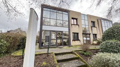 BUREAUX RÉNOVÉS À LOUER-170 M²-PARC DE L'ERAUDIERE - Offre immobilière - Arthur Loyd