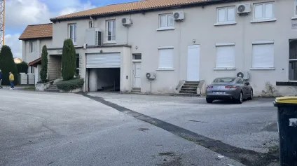 PRIX DE VENTE EN BAISSE : Bâtiment mixte indépendant sur son terrain à Saint-Étienne - Offre immobilière - Arthur Loyd