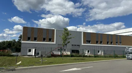 À LOUER - Locaux d'activité en lots réunissables., au coeur de la Zac de Molina la Chazotte - Saint-Etienne Nord/Est. - Offre immobilière - Arthur Loyd