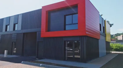 Un Local d'activité - A louer, Parc Artisanal récent Situé au coeur de la ZAC VMC à Givors - Offre immobilière - Arthur Loyd