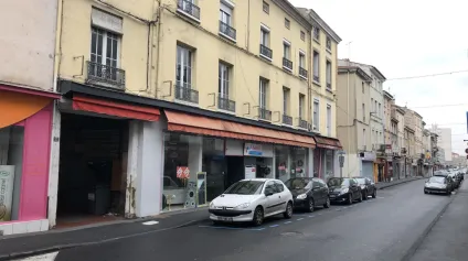 Locaux commerciaux à louer à RIVE DE GIER 42800 - Offre immobilière - Arthur Loyd