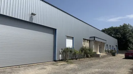 À VENDRE (location possible) : Bâtiment d'activité de 1 850 m² situé ZI La Chauvetière à Saint-Etienne, à toute proximité des accès autoroutiers - Offre immobilière - Arthur Loyd