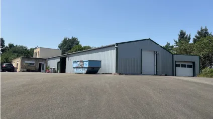 À VENDRE : Site atypique mixte ZI Les Baraudes à St Genest Lerpt - Offre immobilière - Arthur Loyd