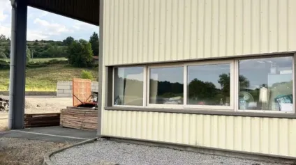 À LOUER : Local d'activité de 620 m² sur son terrain de 1 500 m² à Roche-la-Molière - Offre immobilière - Arthur Loyd