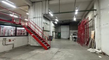 A Vendre : local commercial de 560 m² avec Show Room à Saint-Etienne Sud - Offre immobilière - Arthur Loyd