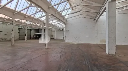LOCATION : Local de 2 450 m² divisible en plusieurs cellules avec un minimum de 250 m² LE COTEAU - Offre immobilière - Arthur Loyd