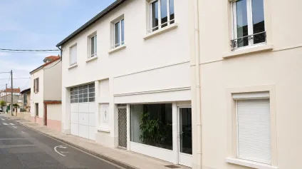 À VENDRE : CENTRE ROANNE Magasin + dépôt d'environ 580 M² - Offre immobilière - Arthur Loyd