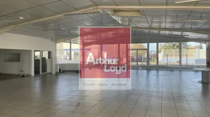 SENS - ZAC LA GAILLARDE - LOCAL COMMERCIAL 740m² SUR 1854m² - Offre immobilière - Arthur Loyd