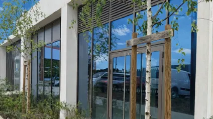 Locaux commerciaux neufs à louer - Mérignac - visibilité rocade et tramway - Offre immobilière - Arthur Loyd