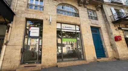Local commercial ou bureaux à louer - Bordeaux hyper-centre - 53 m² avec cour extérieure et cave - Offre immobilière - Arthur Loyd