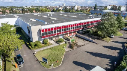 Locaux d'activité à louer à MAUREPAS 78310 - Offre immobilière - Arthur Loyd