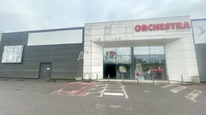 LOCAL COMMERCIAL à LOUER de 683 m² - Offre immobilière - Arthur Loyd