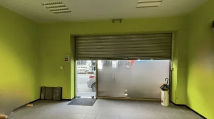Sur un axe très passager de la ville de Reims - local commercial d'environ 115m2 - disponible de suite. - Offre immobilière - Arthur Loyd