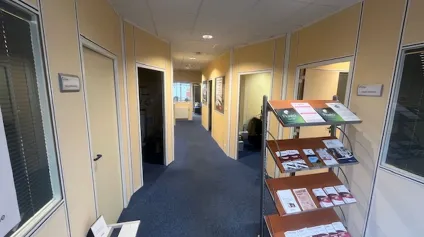 A VENDRE BATIMENT DE BUREAUX 392m² LANDIVISIAU - Offre immobilière - Arthur Loyd