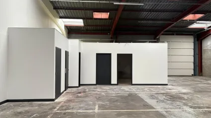 Orléans Est Métropole - Cellule d'activités à louer - 450 m2 - Offre immobilière - Arthur Loyd
