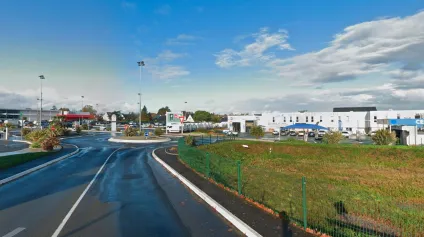 Local commercial à louer à Thouaré-sur-Loire visibilité exceptionnelle parking partagé - Offre immobilière - Arthur Loyd