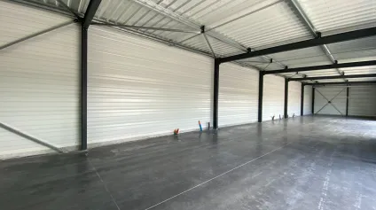 <br />Local commercial 272 m² neuf divisible - Zone commerciale à Ferrières<br /> - Offre immobilière - Arthur Loyd