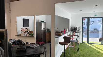 <br />A vendre Local d'activité La Rochelle 208 m²<br /> - Offre immobilière - Arthur Loyd