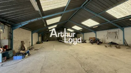 NICE OUEST : A LOUER ENTREPÔT 918 m² + 220 m² D'EXTERIEUR - Offre immobilière - Arthur Loyd