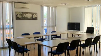 Bureaux à louer à Avignon en rez-de-chaussée avec parking privatif - Offre immobilière - Arthur Loyd