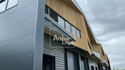 LOCAL D'ACTIVITE A VENDRE MOISSY CRAMAYEL - Offre immobilière - Arthur Loyd