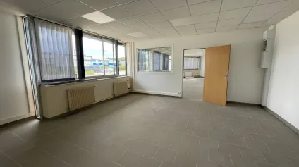 Bureaux à louer à PONT AUDEMER 27500 - Offre immobilière - Arthur Loyd