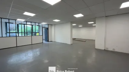 A louer - Local d'activité de 260 m² possédant un accès immédiat à l'A6 - Marcilly - Offre immobilière - Arthur Loyd