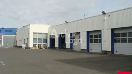 LE POINCONNET - LOCATION LOCAL COMMERCIAL de 1300m² - BELLE VISIBILITÉ - Offre immobilière - Arthur Loyd