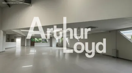A LOUER - Local d'activités avec visibilité - Offre immobilière - Arthur Loyd