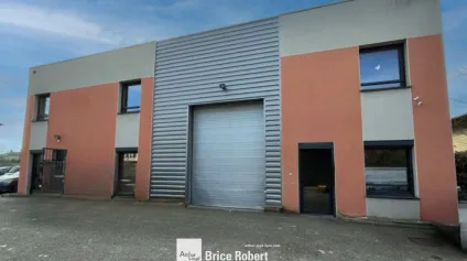 Local d'activités à vendre à Villeurbanne avec grand dépôt et hauteur sous plafond - Offre immobilière - Arthur Loyd