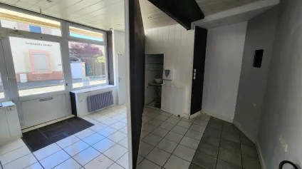 Local commercial 30m2 Visibilité & Parking Fesches-le-Châtel - Offre immobilière - Arthur Loyd