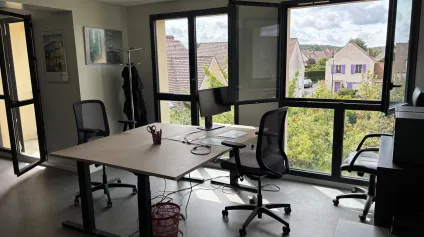 A LOUER - BUREAU - LA CHAPELLE EN SERVAL - Offre immobilière - Arthur Loyd