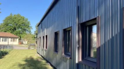 Bâtiment indépendant à louer - 662 m² avec bureaux et atelier sur parcelle de 1 500 m² - Offre immobilière - Arthur Loyd