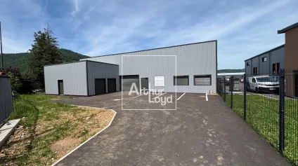 Opportunité de location : locaux d'activité de 764 m² à St Etienne de Crossey - Offre immobilière - Arthur Loyd