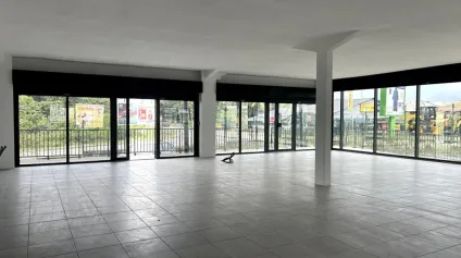 A LOUER Local commercial Matoury de 76 à 335 m2 - Offre immobilière - Arthur Loyd