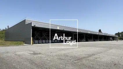 Entrepôt à louer à Baziège avec bureaux et accès gros porteurs - Offre immobilière - Arthur Loyd