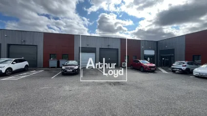 LOCAUX D'ACTIVITÉ À LOUER - DE 221 À 537 m² - CELLULES AVEC BUREAUX ET STOCKAGE - MONTRABÉ - Offre immobilière - Arthur Loyd