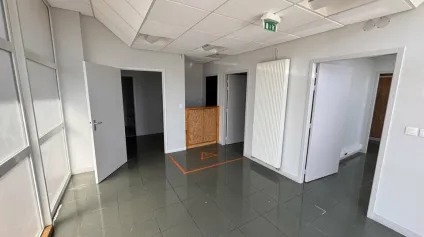 Bureaux avec parking privatif à vendre à ANGOULEME - Offre immobilière - Arthur Loyd