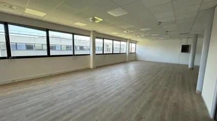 BUREAUX à LOUER de 191 m² - Offre immobilière - Arthur Loyd