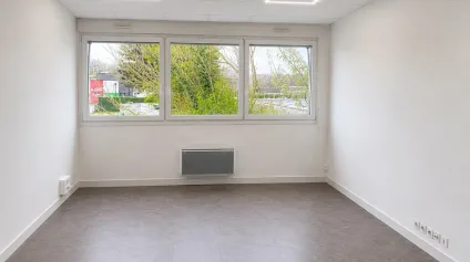 JOUE LES TOURS BUREAUX A LOUER 159 M² SORTIE DE ROCADE - Offre immobilière - Arthur Loyd