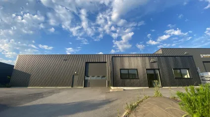 LOCAL D'ACTIVITE - LANDEVANT - 380 M² - Offre immobilière - Arthur Loyd