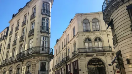 Location locaux commerciaux Nantes centre ville fort flux piéton 198 m2 - Offre immobilière - Arthur Loyd