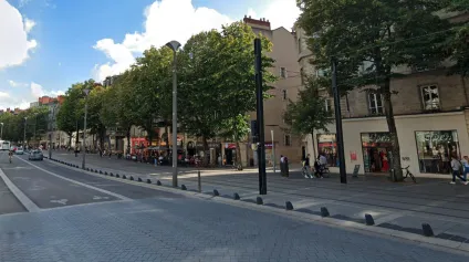 Location local commercial à Nantes visibilité et flux piétons important - Offre immobilière - Arthur Loyd